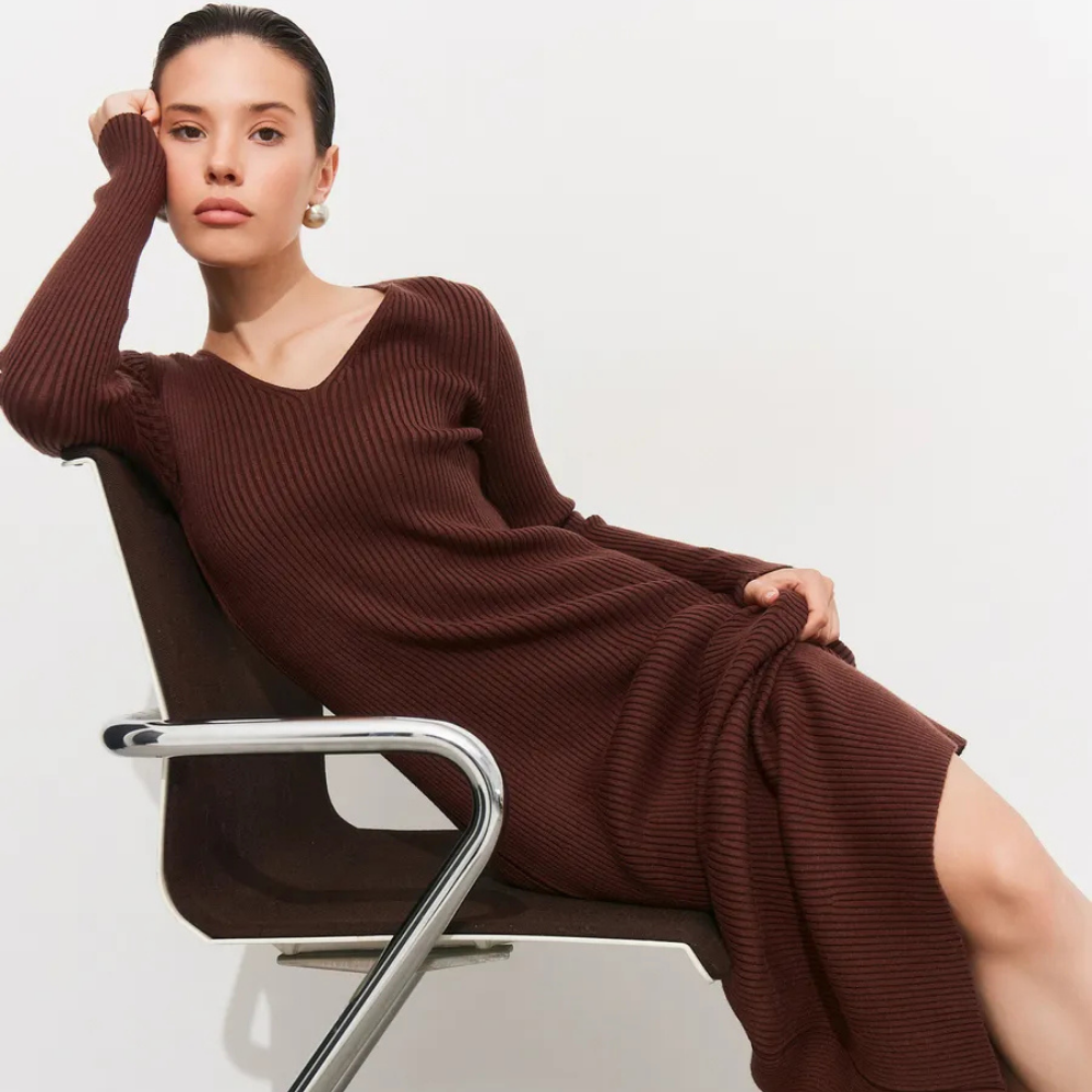 Soft Knit V-Neck Midi Dress – Effortless Elegance for Every Season