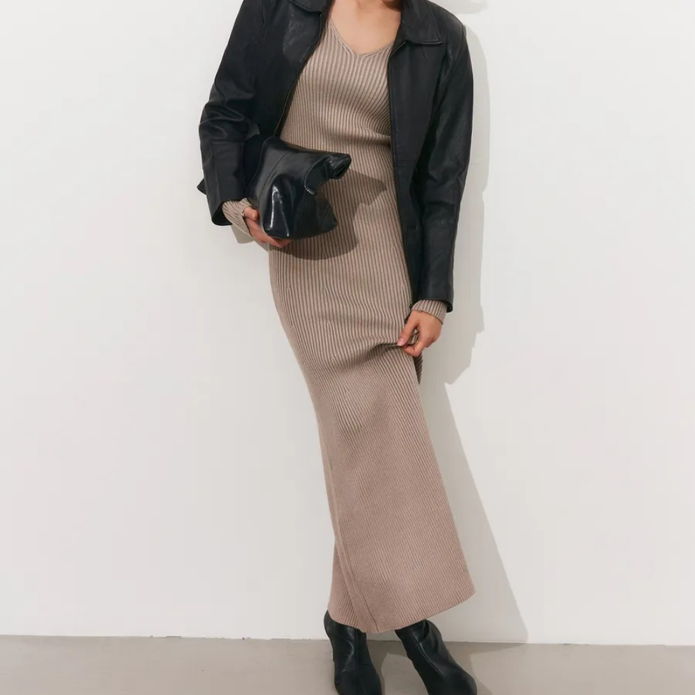 Soft Knit V-Neck Midi Dress – Effortless Elegance for Every Season