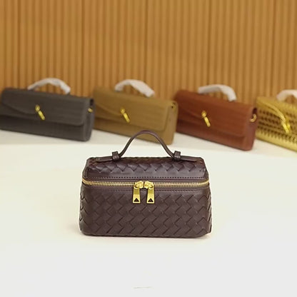 Elegant Woven Box Crossbody Bag – Chic & Sophisticated Style